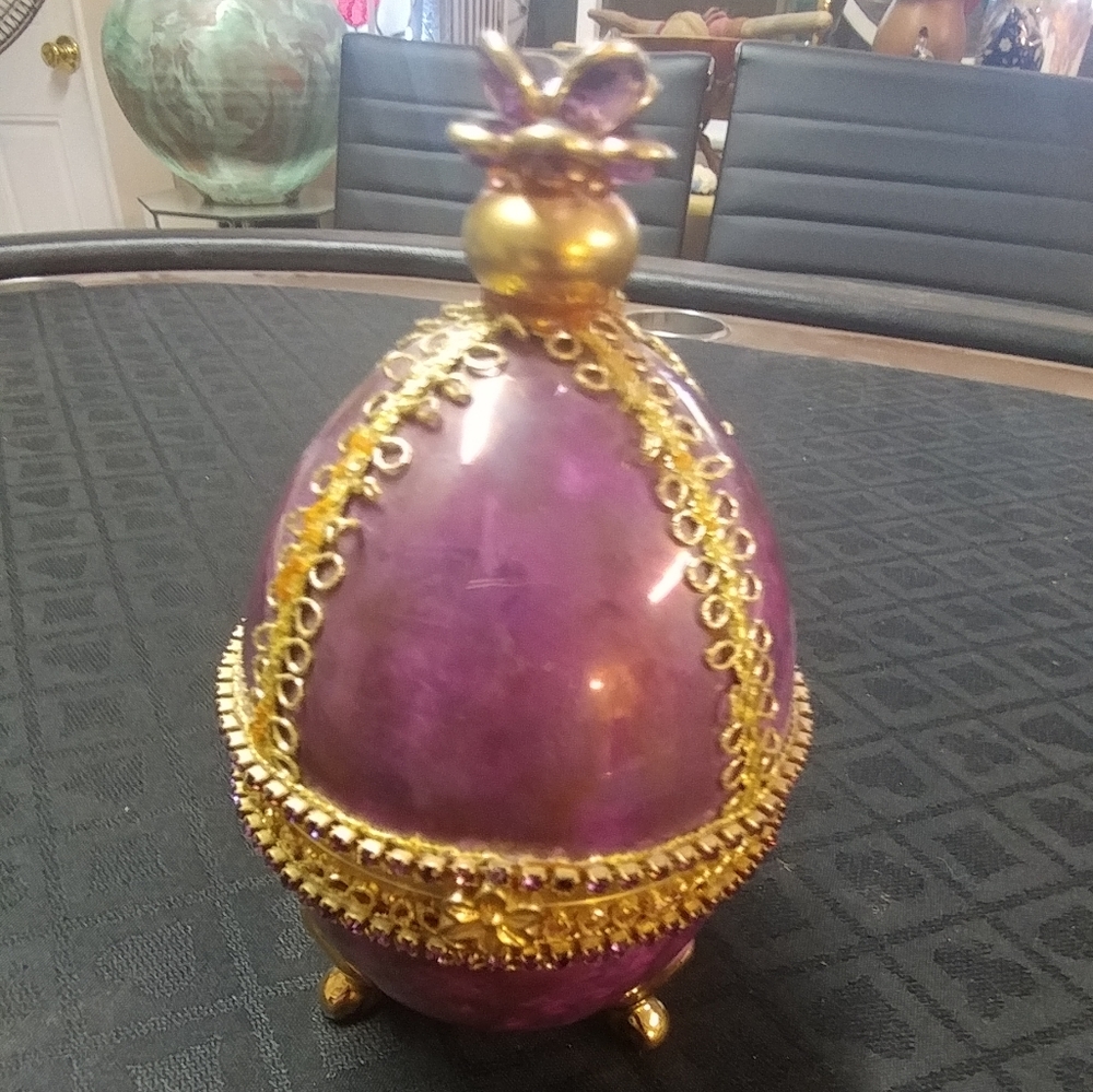 Beaded Dresser Box Goose Egg